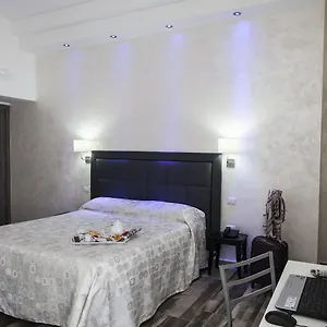 Couette-café Garibaldi Square, Naples